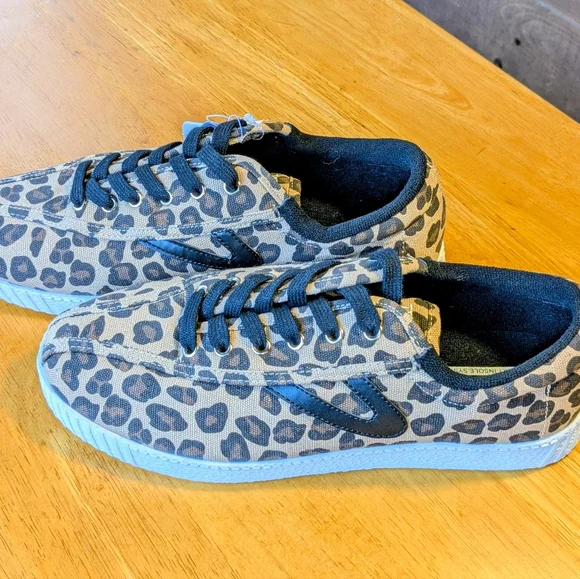 NWT Tretorn Nylite Plus Canvas Sneakers Shoes Leopard Animal Print Womens 9M - Picture 3 of 13